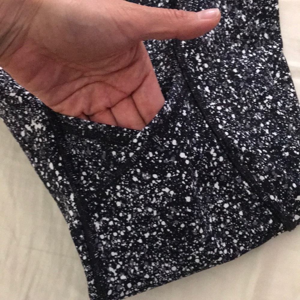 ****SOLD****Lululemon Blk/White splatter - Picture 1 of 6